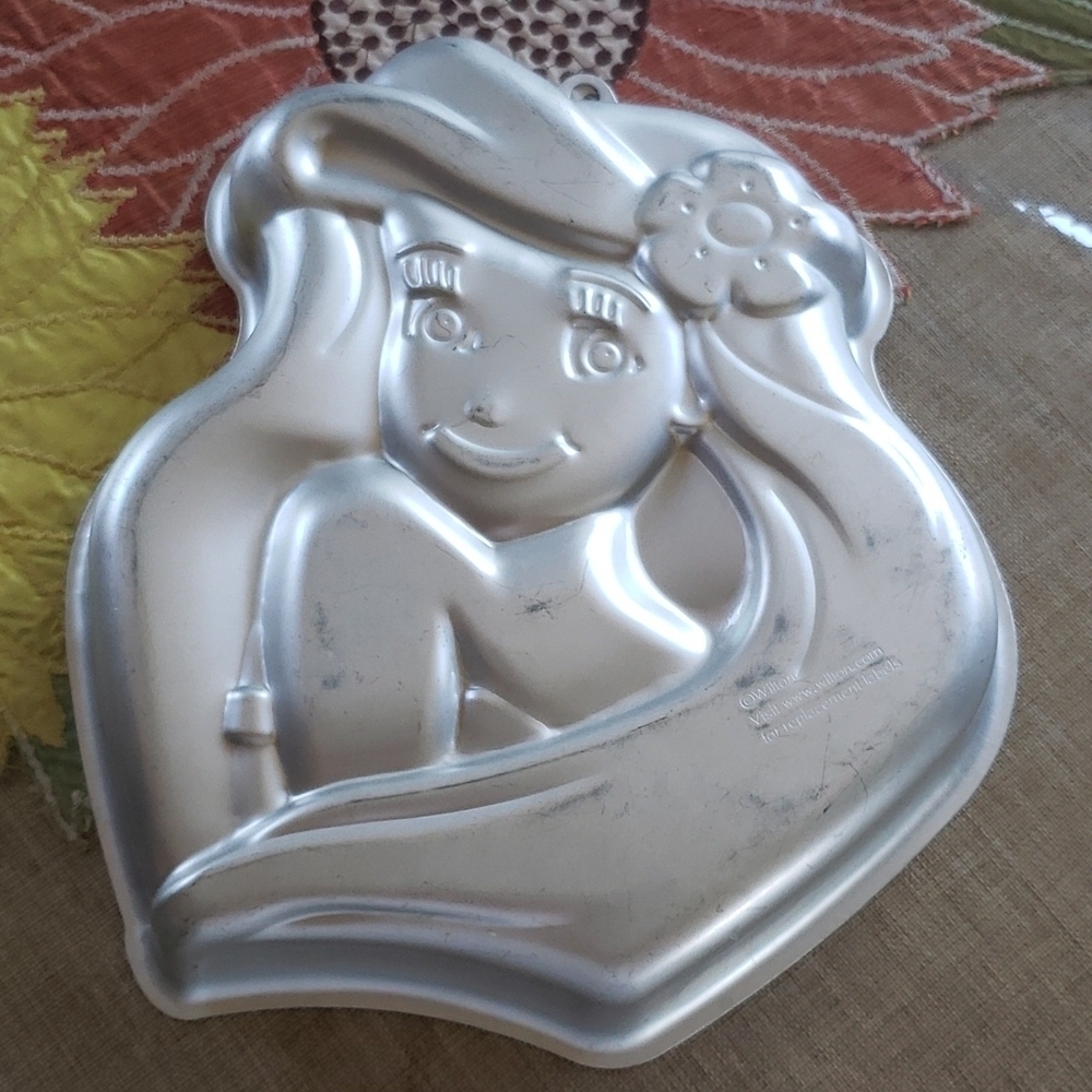 Little Marmeid cake mold